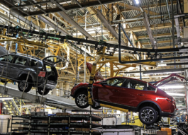 Столичный автомобильный завод Renault восстановил работу