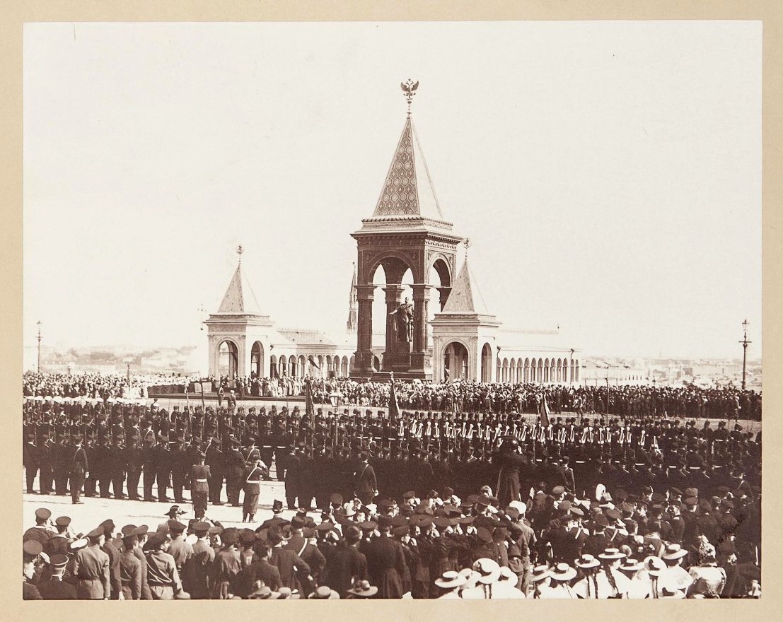 памятник александру в москве