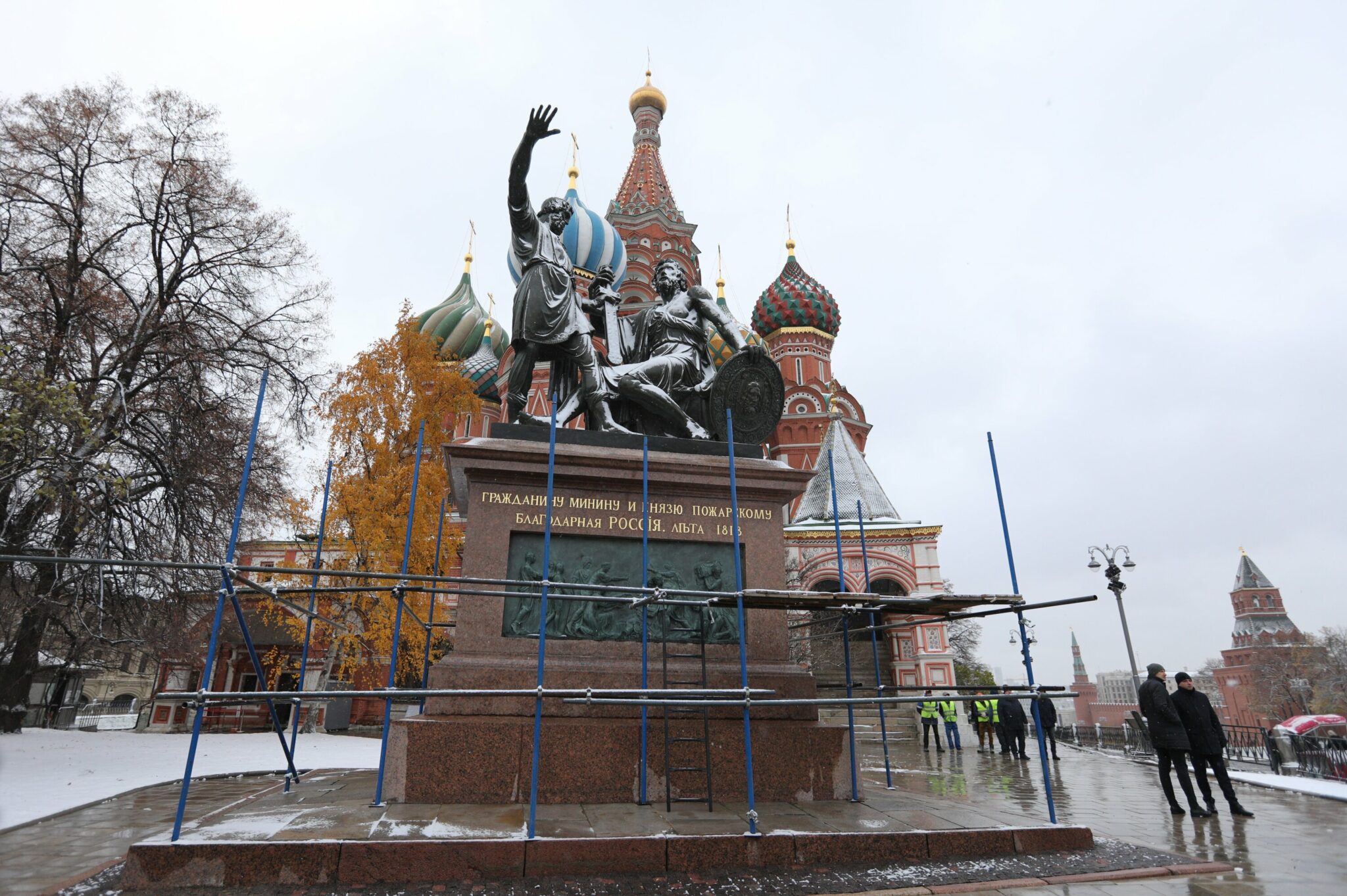 дмитрий пожарский памятник в москве