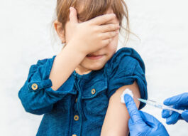 В России регистрируют вакцину от коронавируса для детей