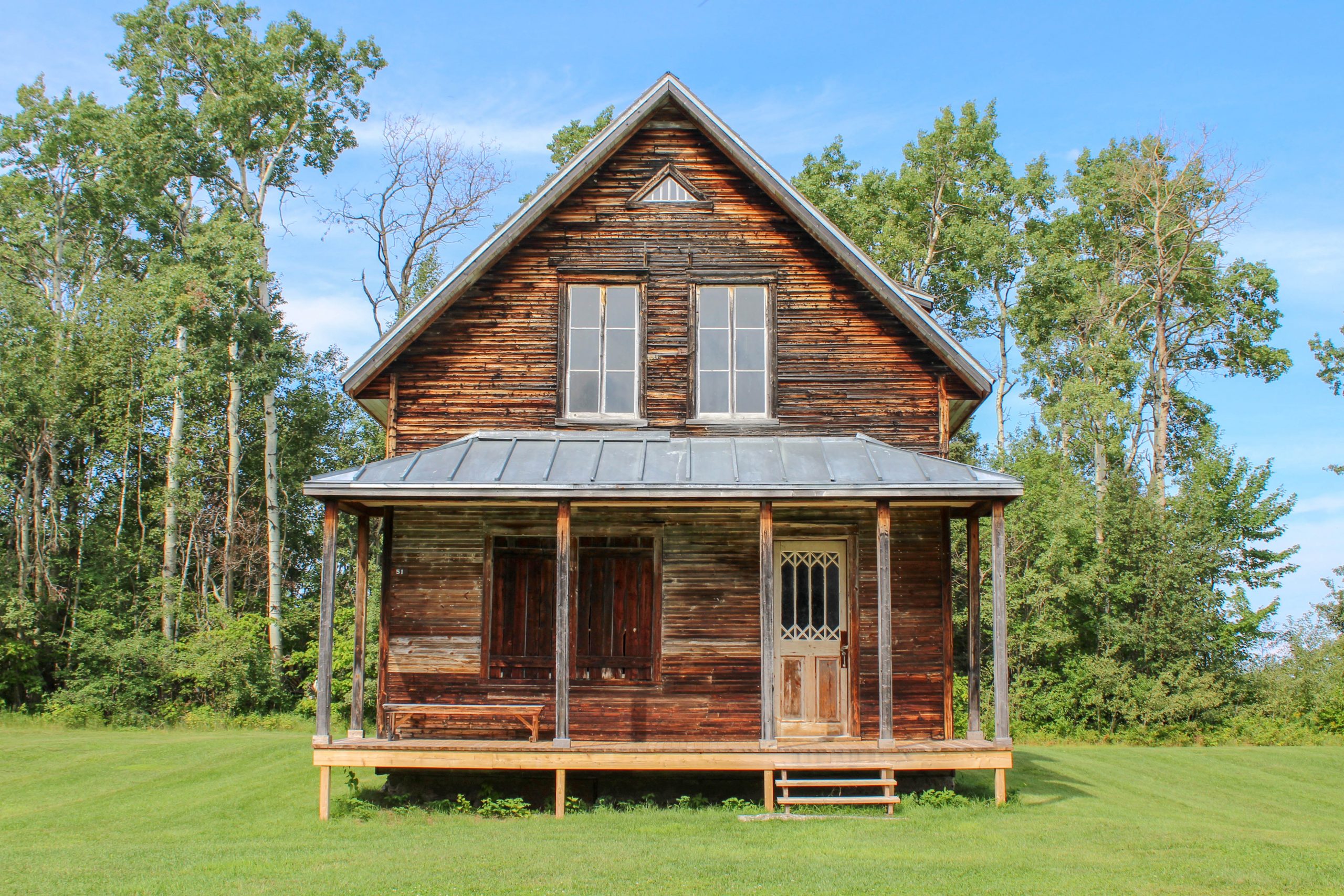 Бесплатное жилище. Деревянных 2. Log Cabin Unsplash. Как привести в порядок заброшенный дачный домик. Little Wooden House.